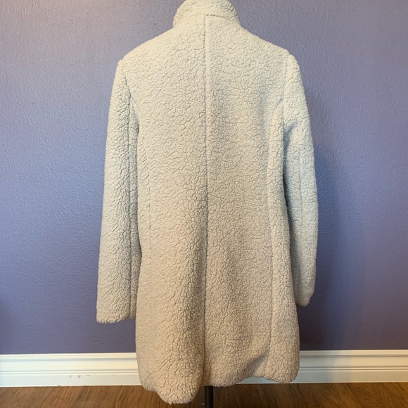 Creme Sherpa Jacket Size Large *worn once* - Picture 2 of 2